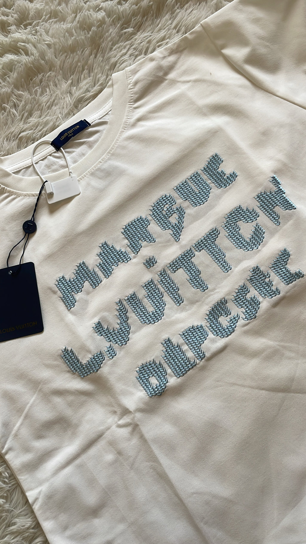T-shirt Louis Vuitton déposée