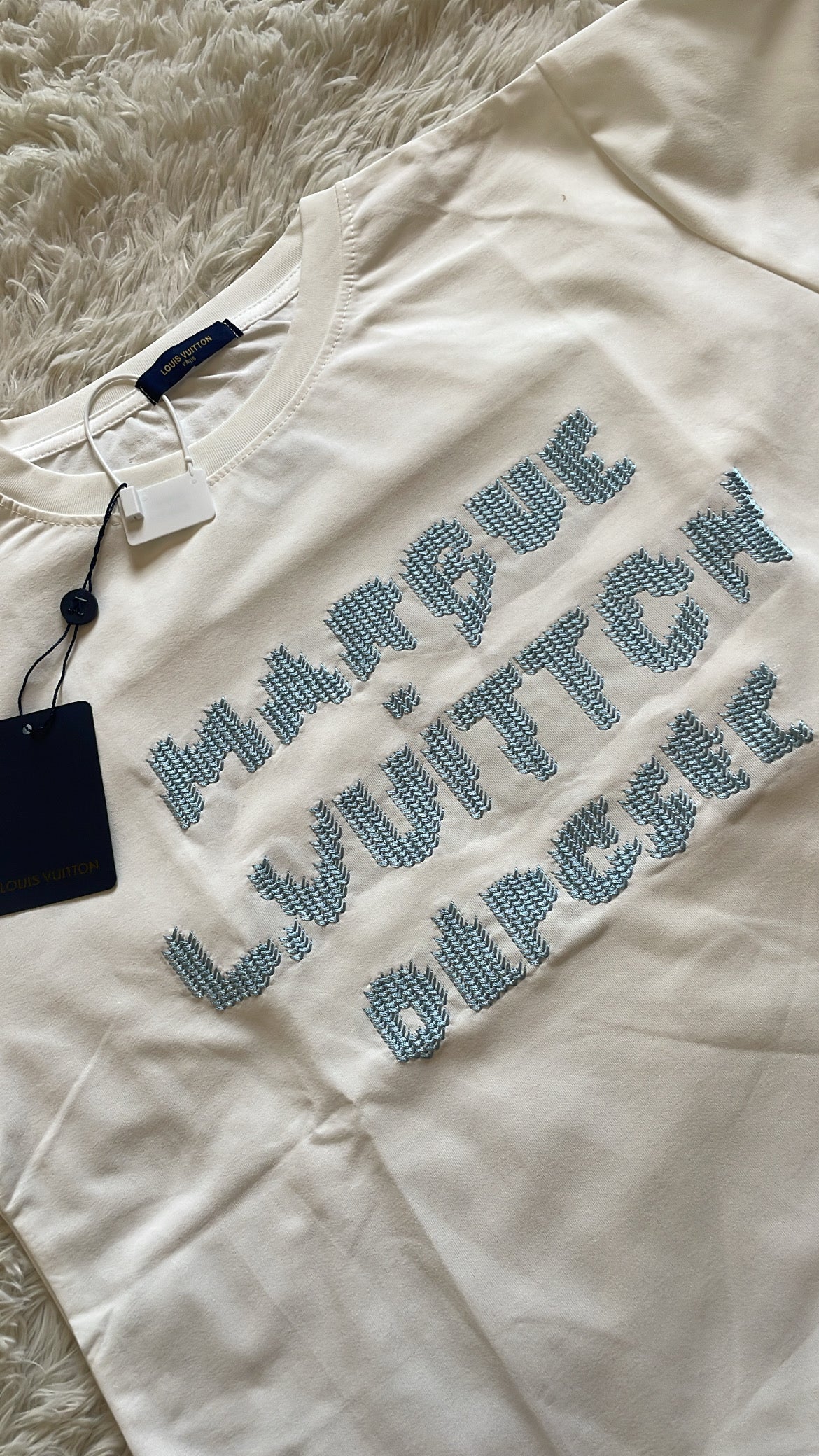 T-shirt Louis Vuitton déposée