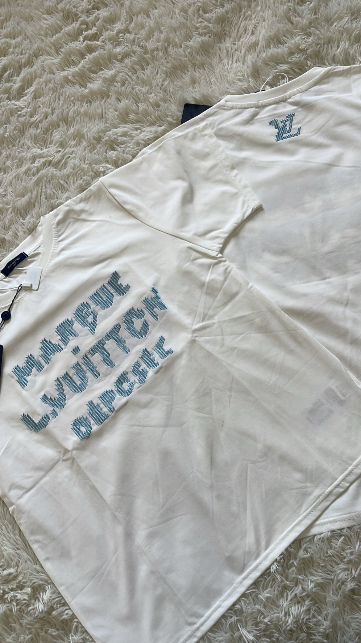 T-shirt Louis Vuitton déposée